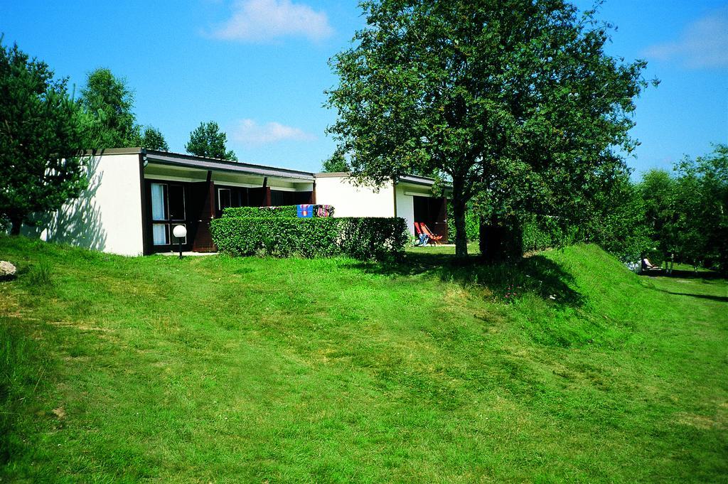 Hotel Vvf Aubrac Chaudes-Aigues Zimmer foto