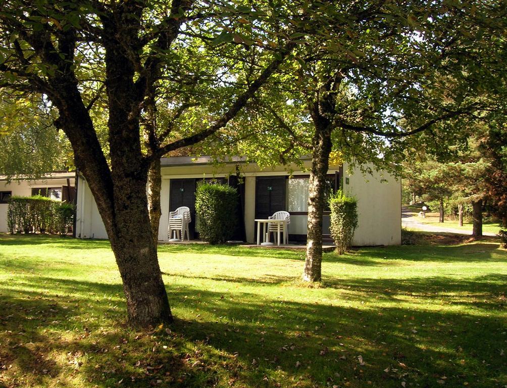 Hotel Vvf Aubrac Chaudes-Aigues Zimmer foto